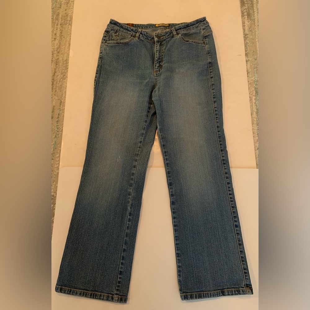 Wrangler Aura Woman’s Medium Washed Lightly Distressed Jeans 12 Regular Short - Picture 3 of 15